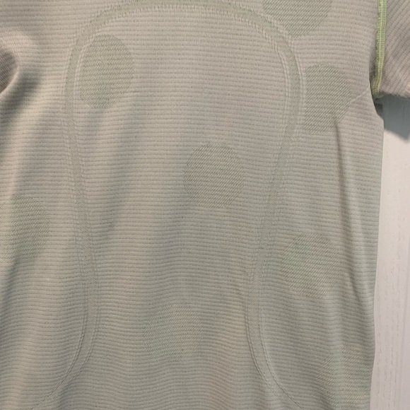 Lululemon Short Sleeve Swiftly Top Size 4 - Picture 5 of 7